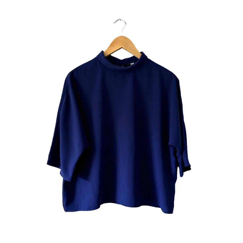 Uniqlo / Polyester shirt / Women M-- Sequined Glittery Shiny