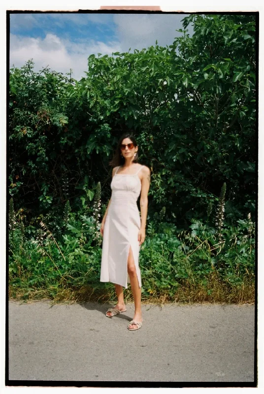 EUPHORBIA DRESS - TEXTURED LINEN Square Neckline Feminine