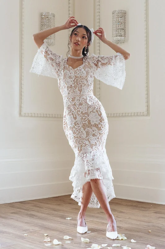 Cecilia Dress in White Lace sweetheart Neckline Romantic