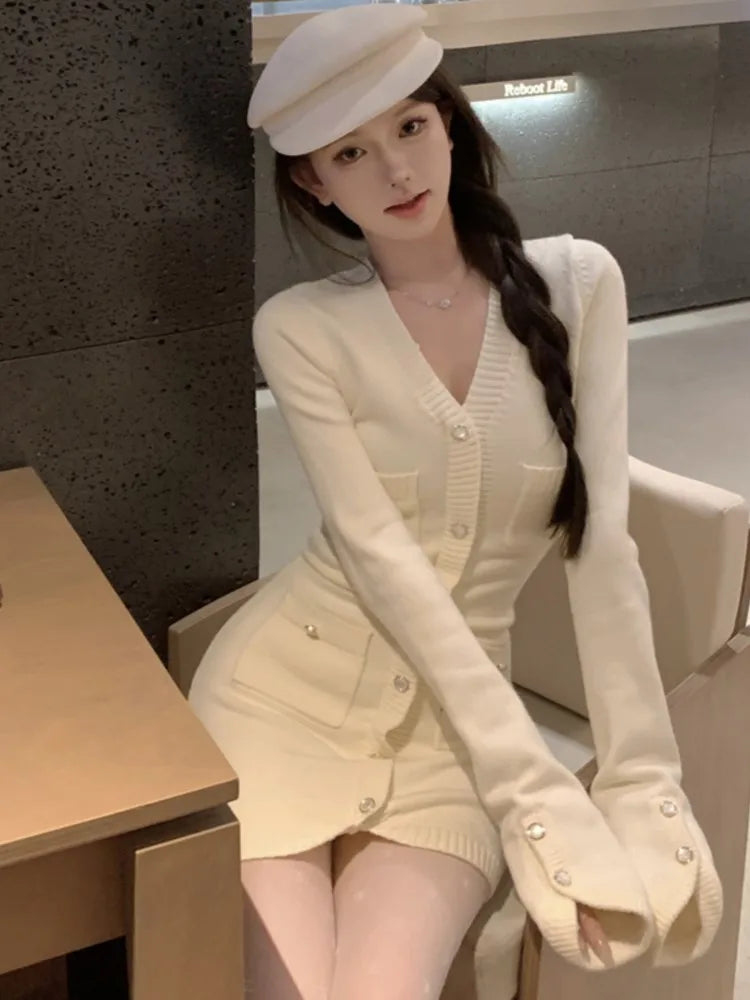 2K Autumn Women's Knitted Dress New Fashion V-Neck Long Sleeve Single Breasted Bodycon Party Mini Dresses Solid Casual Vestidos Stylish Sweetheart Neck Mini Dress 2K Autumn Women's Knitted Dress New Fashion V-Neck Long Sleeve Single Breasted Bodycon Party Mini Dresses Solid Casual Vestidos Stylish Sweetheart Neck Mini Dress
