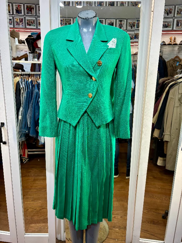 90’s Kelly Green Skirt 2 Piece Suit Set By Bert Newman Petites midi skirt versatile