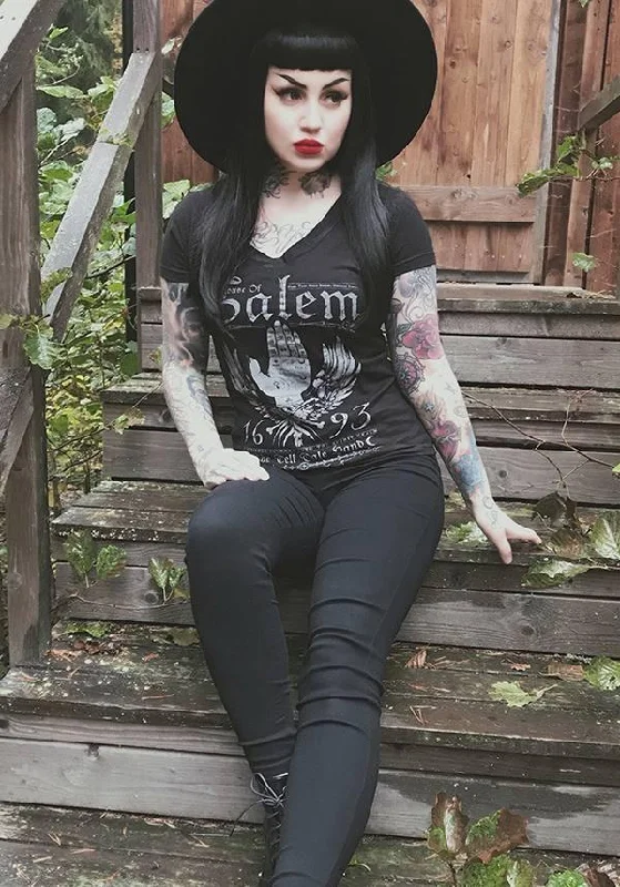 House Of Salem | V-NECK TEE`