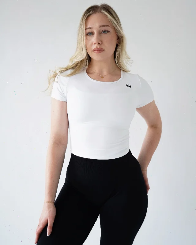 PERFORMANCE TEE - White